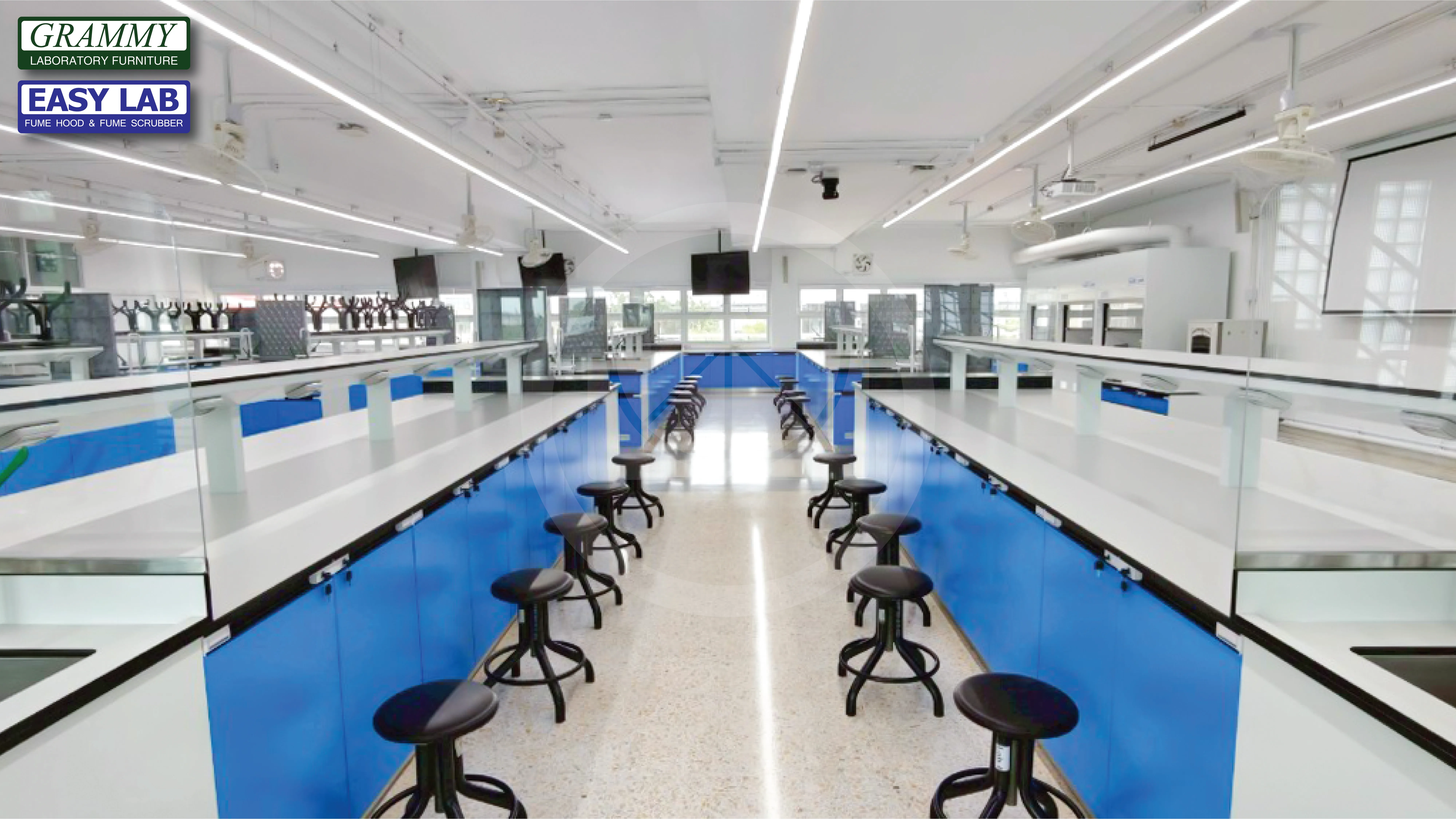ติดตั้งโต๊ะปฏิบัติการ GRAMMY & ตู้ดูดควัน EASY LAB