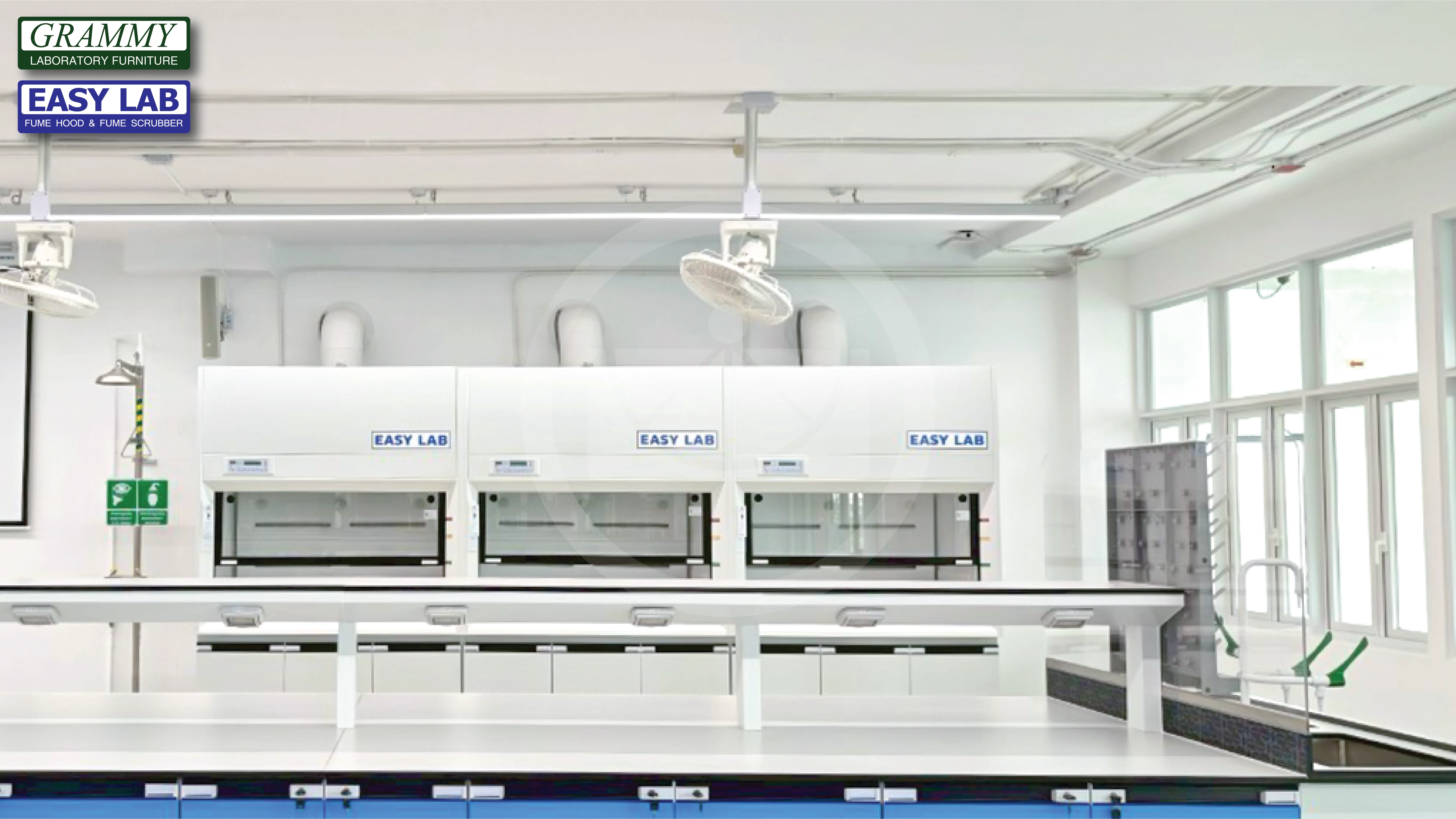 ติดตั้งโต๊ะปฏิบัติการ GRAMMY & ตู้ดูดควัน EASY LAB