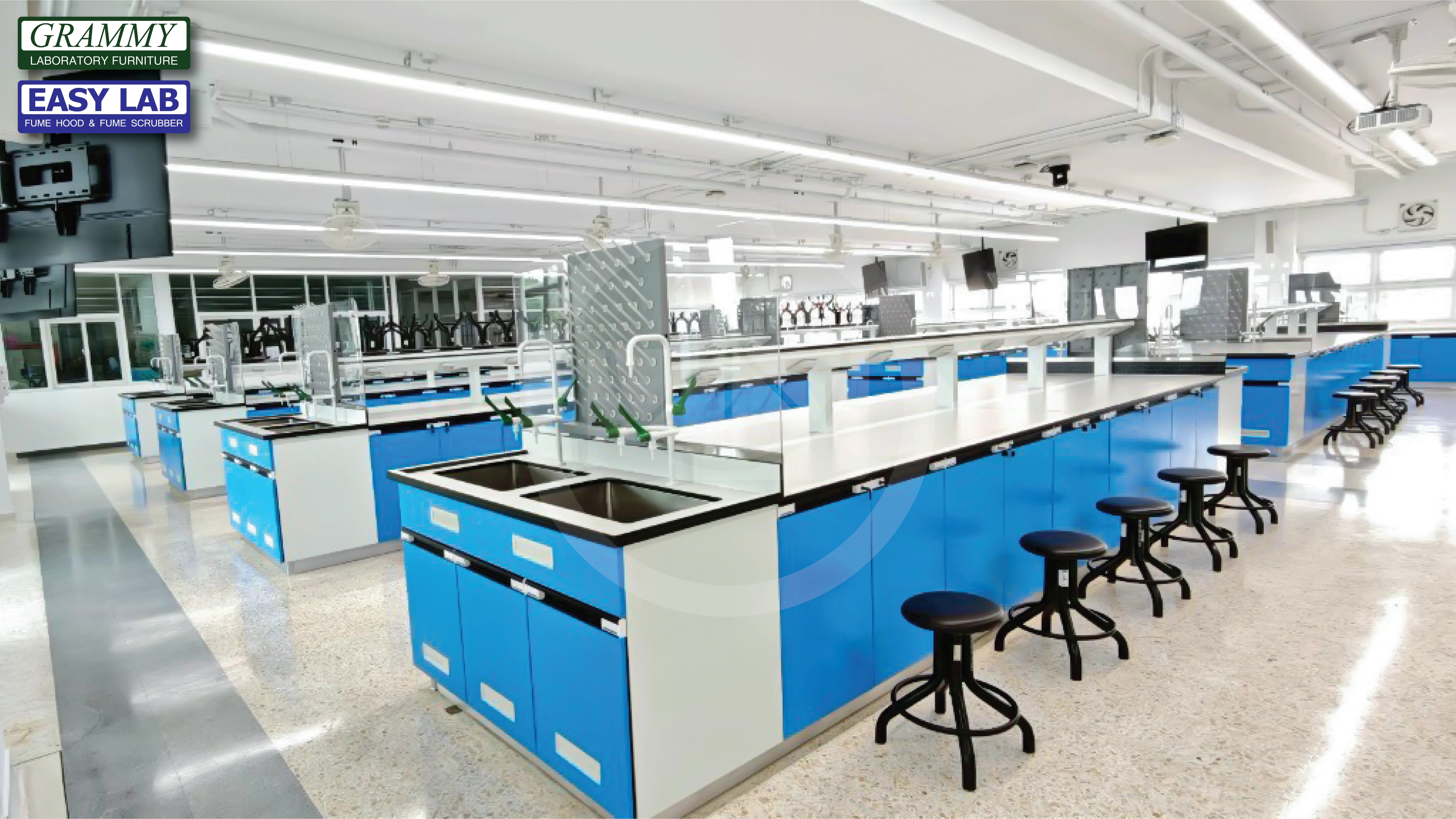 ติดตั้งโต๊ะปฏิบัติการ GRAMMY & ตู้ดูดควัน EASY LAB