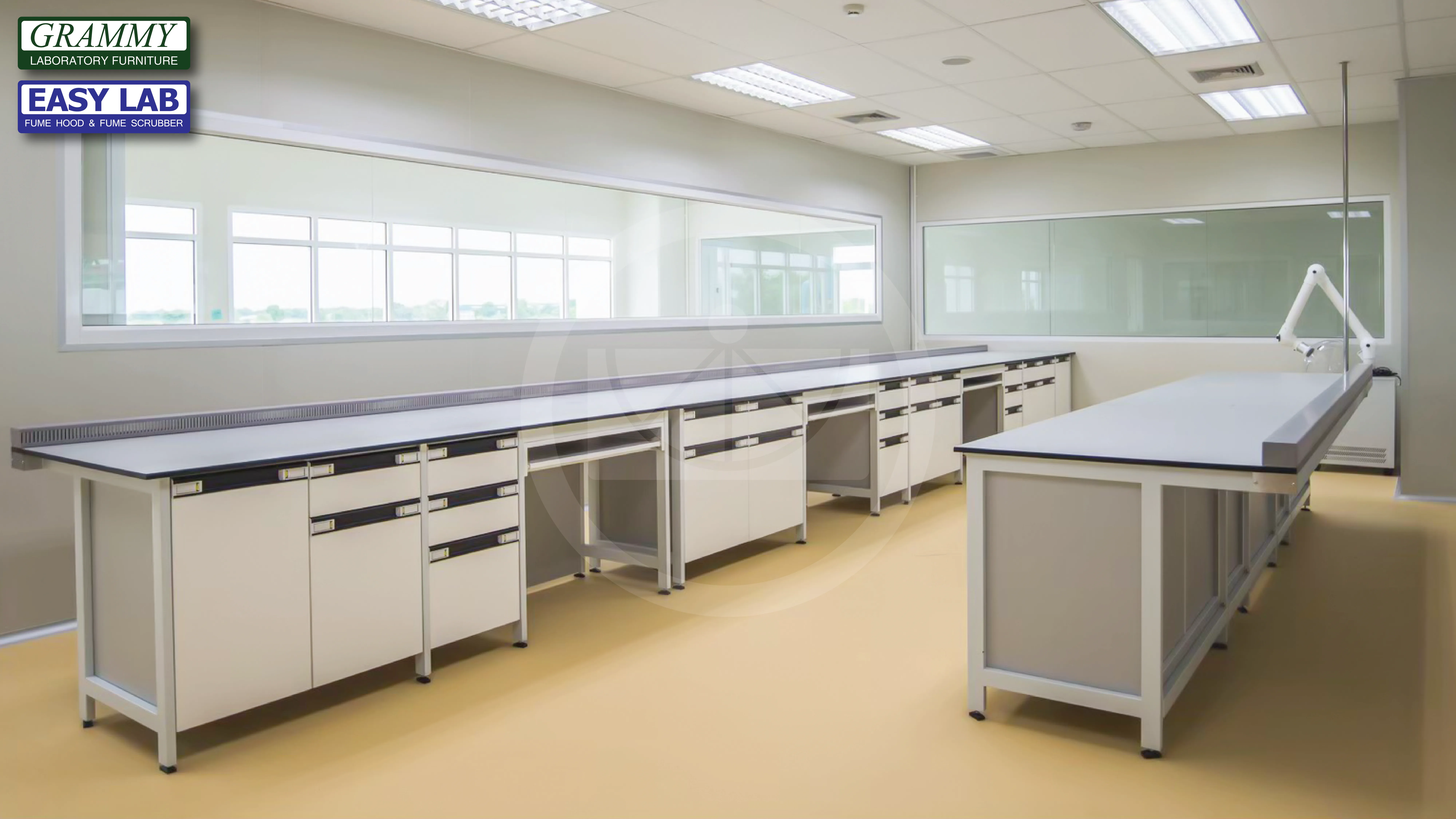 ติดตั้งโต๊ะปฏิบัติการ GRAMMY & ตู้ดูดควัน EASY LAB