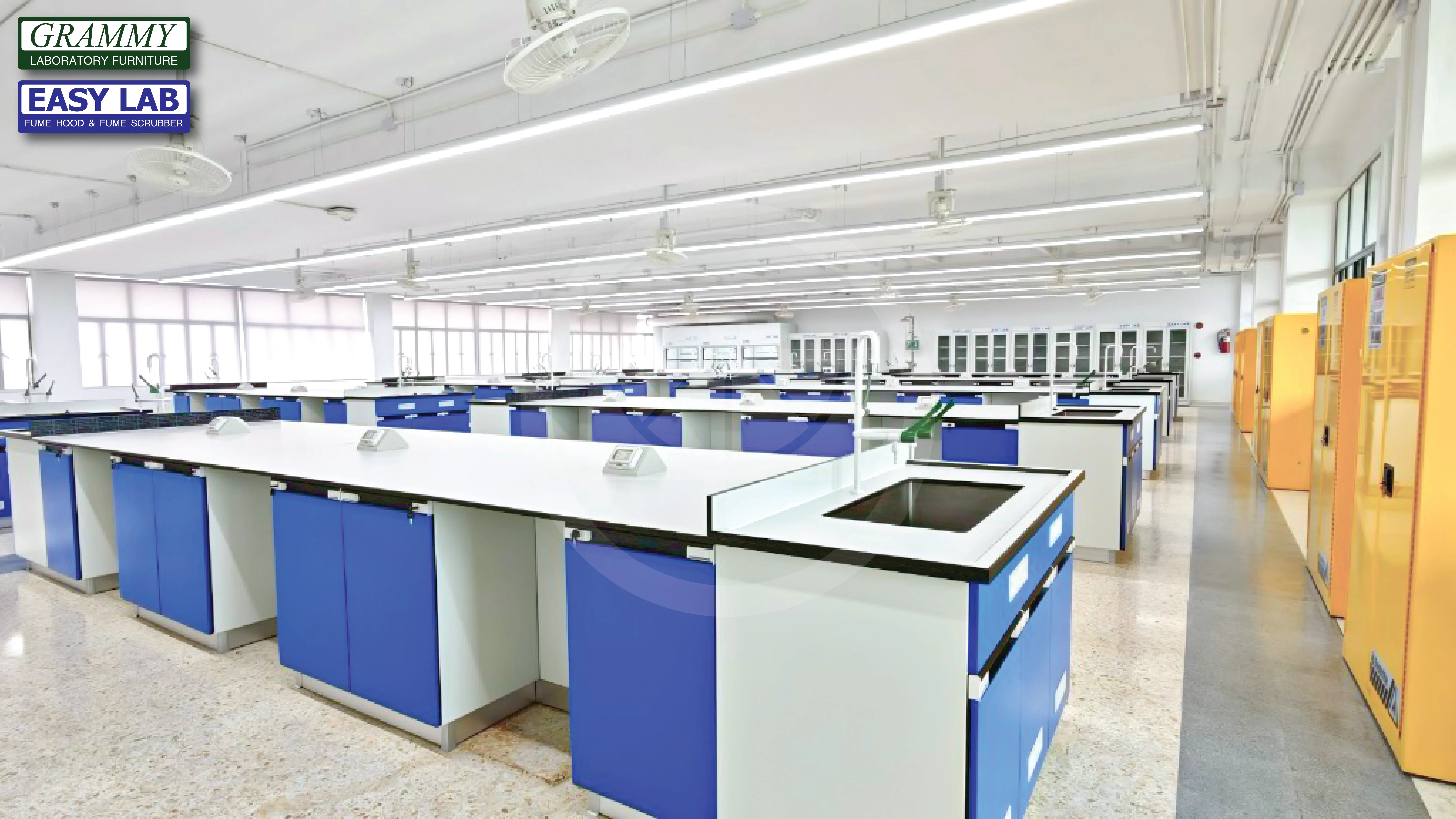 ติดตั้งโต๊ะปฏิบัติการ GRAMMY & ตู้ดูดควัน EASY LAB