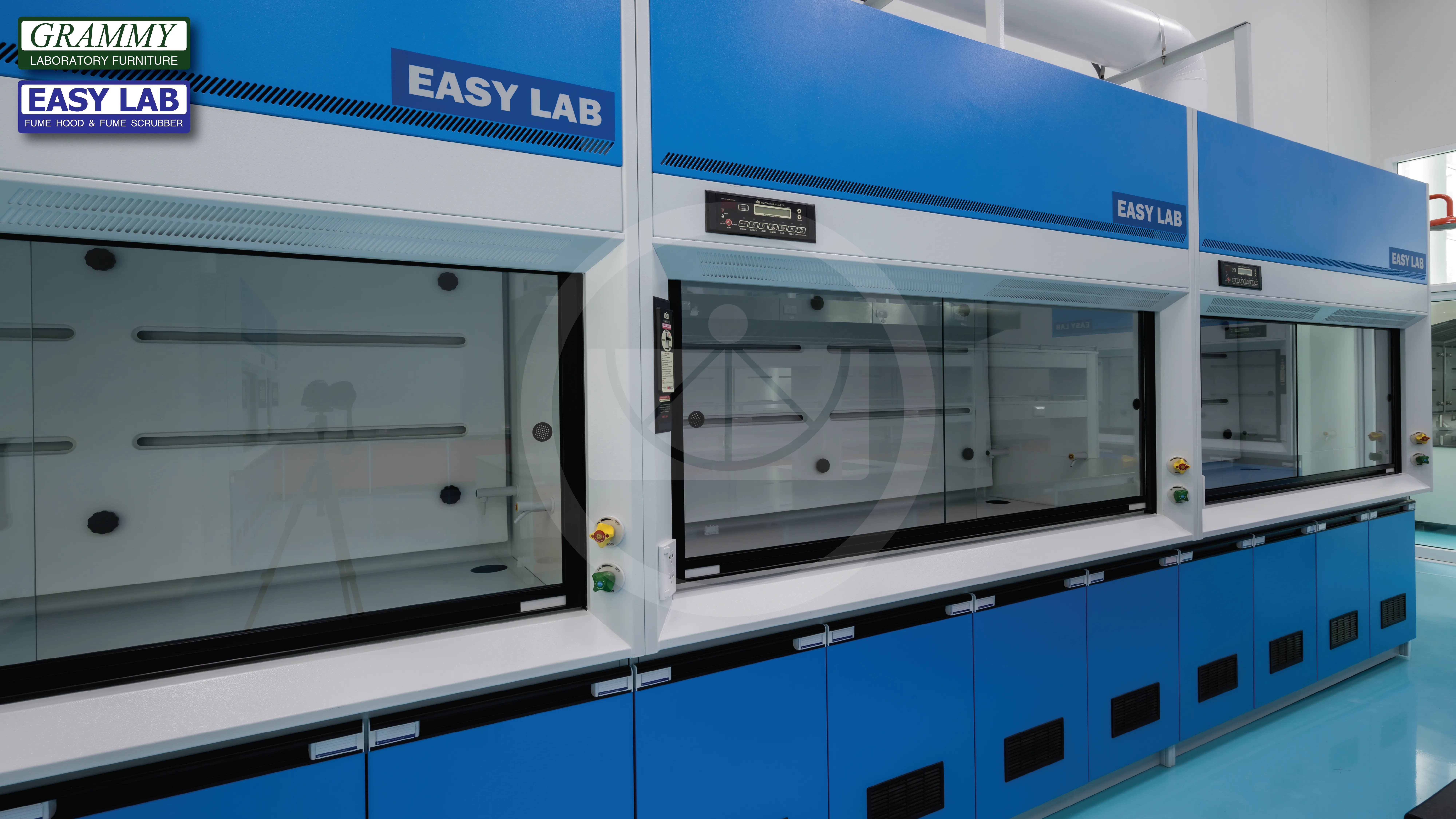 ติดตั้งโต๊ะปฏิบัติการ GRAMMY & ตู้ดูดควัน EASY LAB