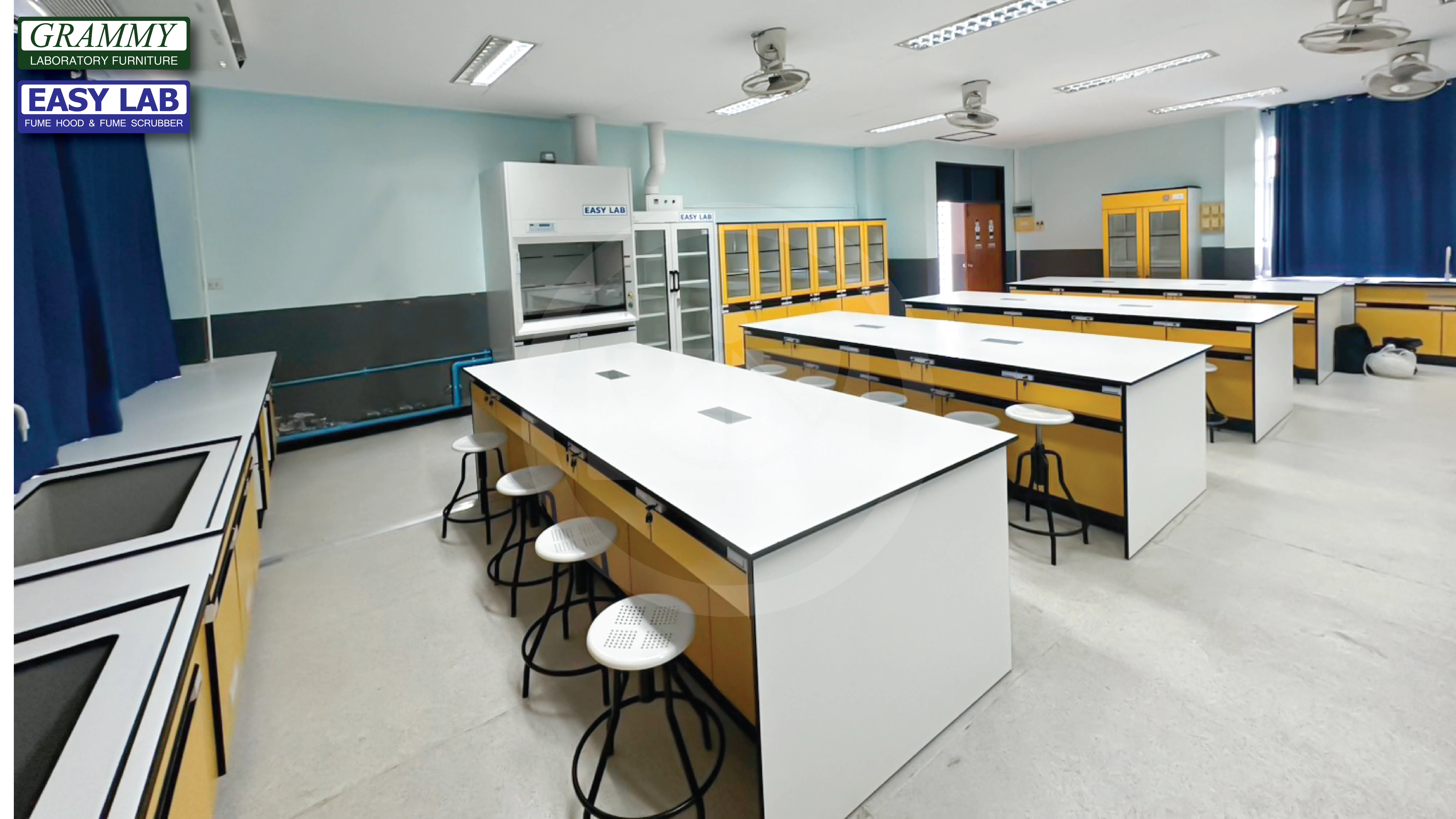 ติดตั้งโต๊ะปฏิบัติการ GRAMMY & ตู้ดูดควัน EASY LAB